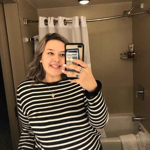 Meet your Posher, Madison - Picture 10 of 10